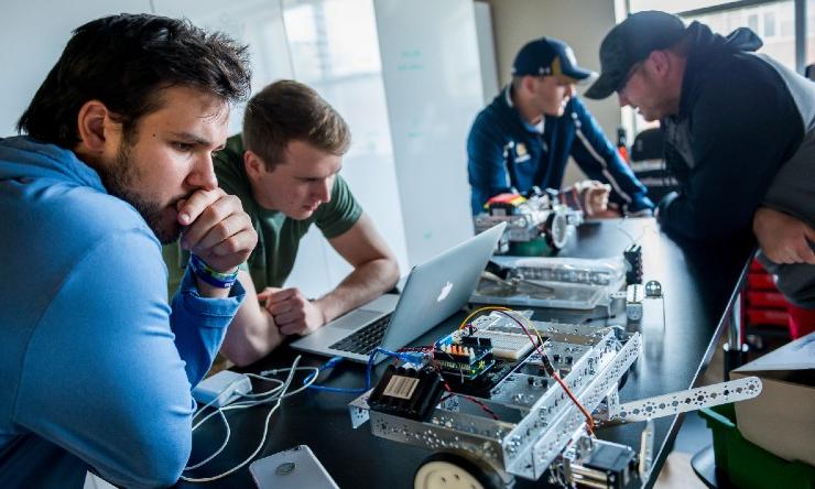 students in engineering lab